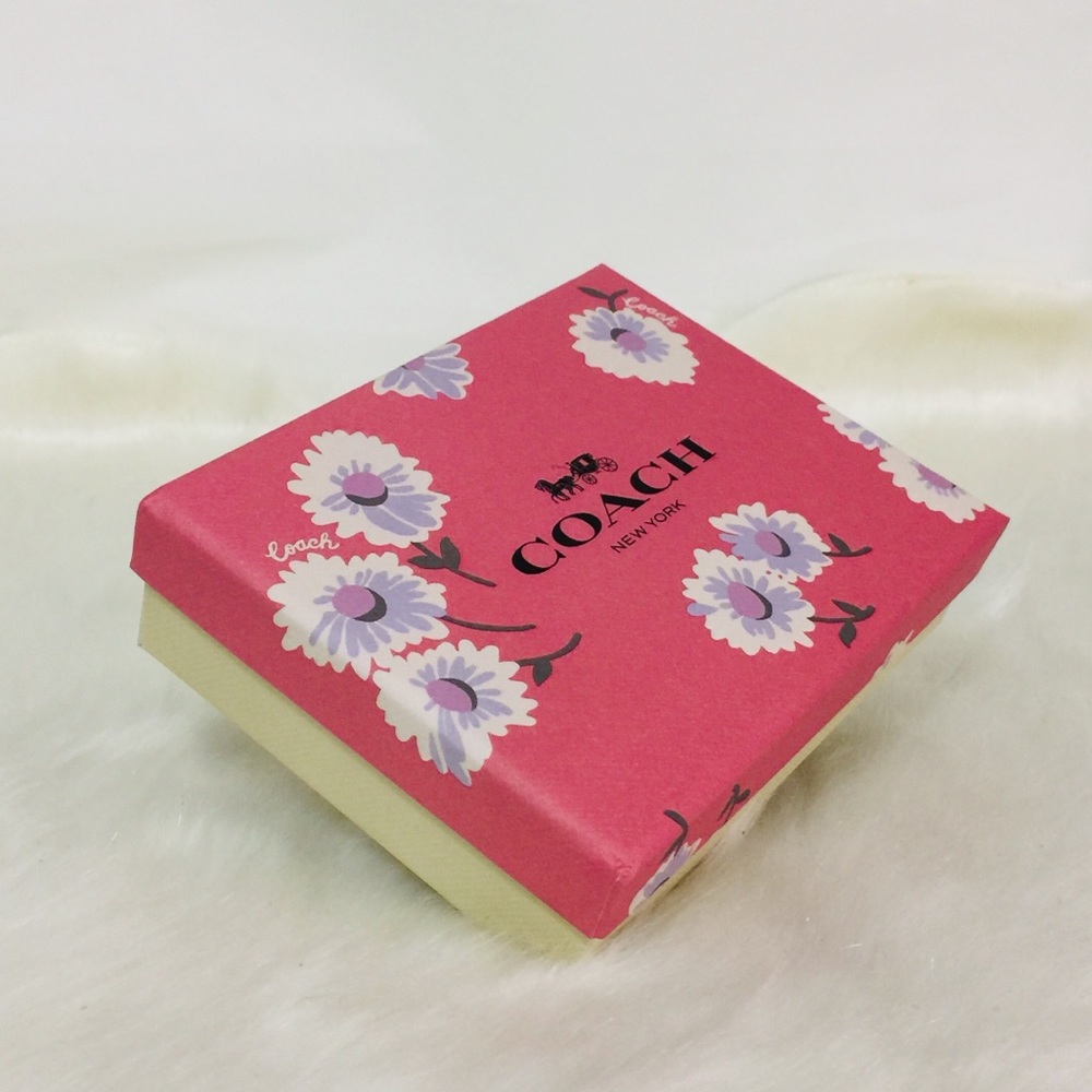 NWT Coach Daisy Snap Wallet in gift box - Picture 11 of 12